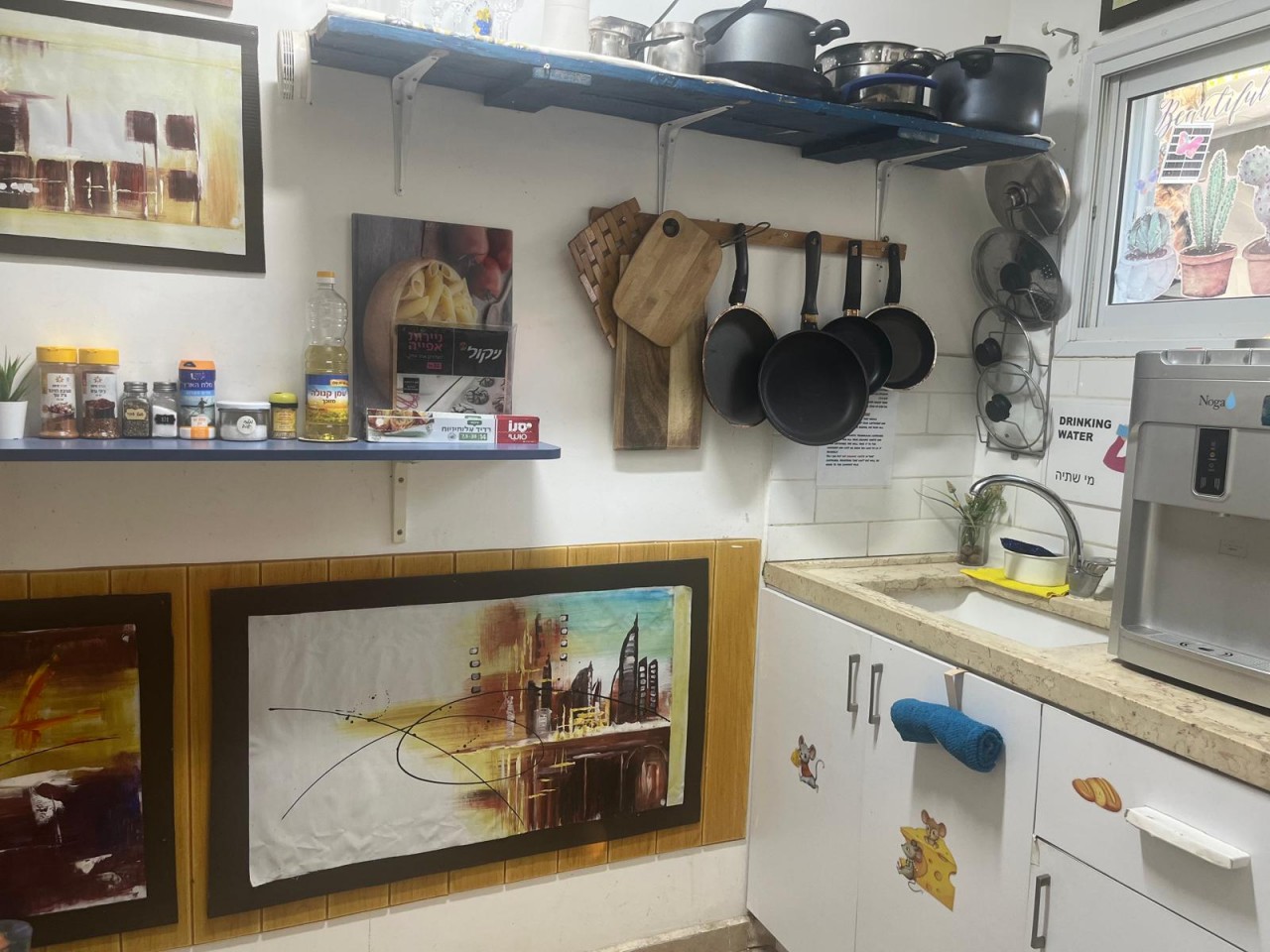 A Private Room with Shared Bathroom and Kitchen 2