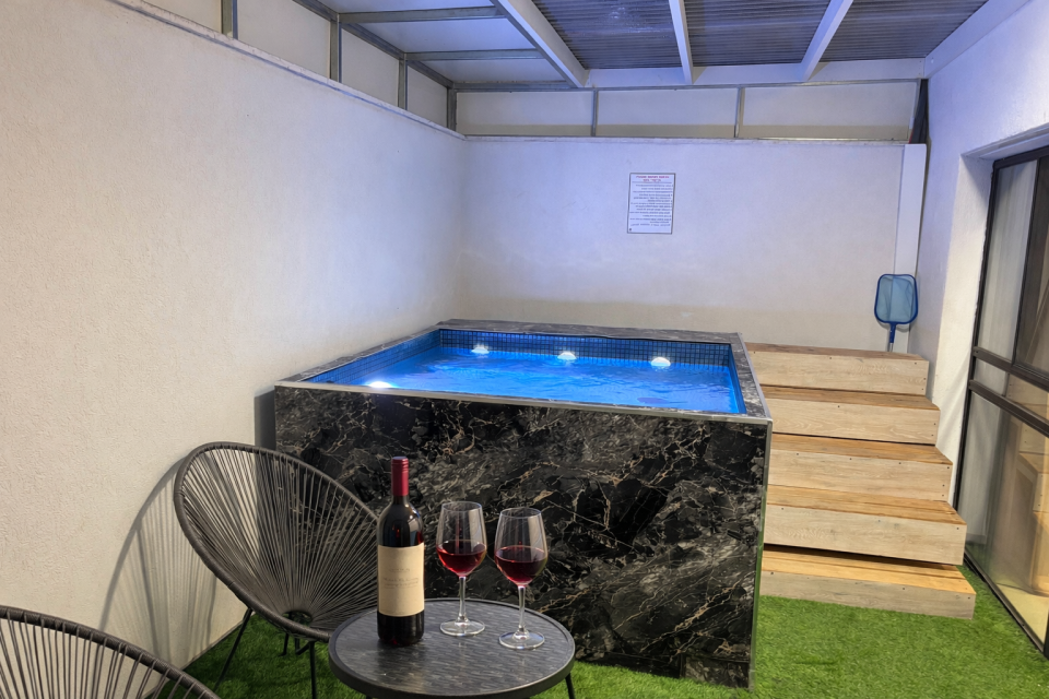 פסגת הגליל- ג׳קוזי פנימי+בריכת זרמים 8