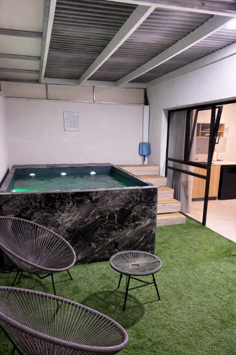 פסגת הגליל- ג׳קוזי פנימי+בריכת זרמים 9