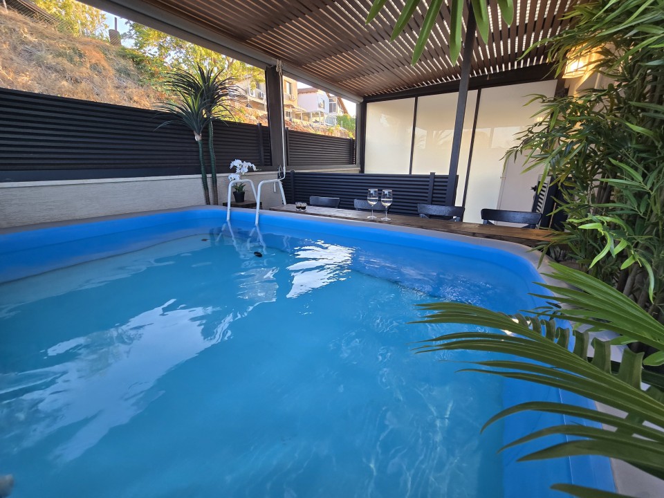 רומאנס 1 בריכה פרטית