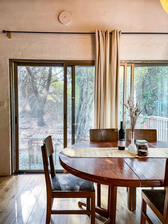 הבית באלונים 4