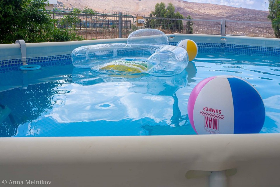 בריכת שחייה פרטית