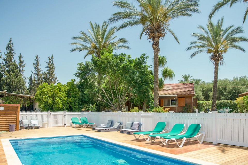 מתחם הבריכה