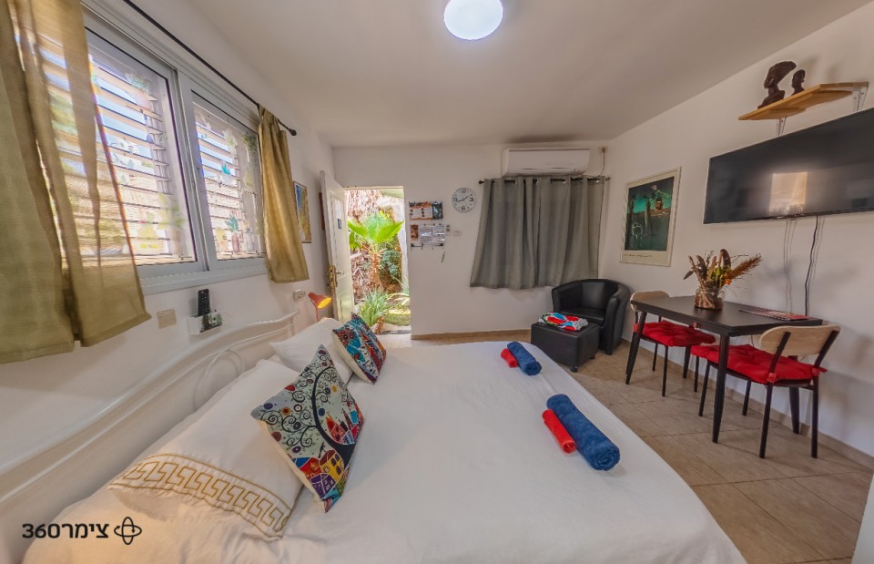 Suite (up to 4 people)